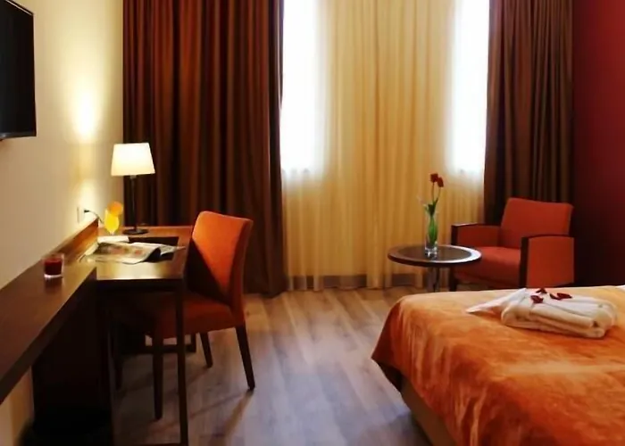 Palace Asturias & 4*